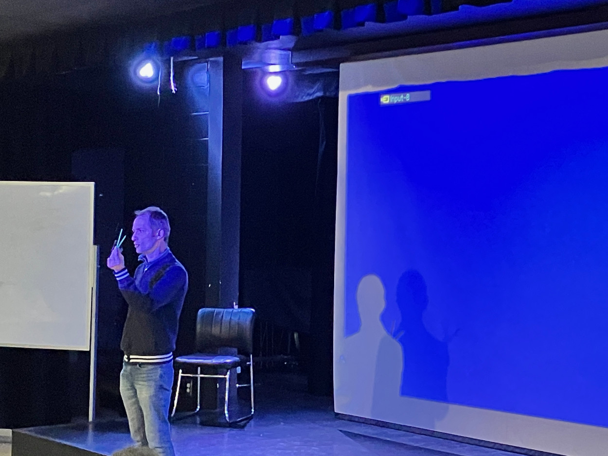 Nicolas Bousquet, hands-in-pockets mathematics