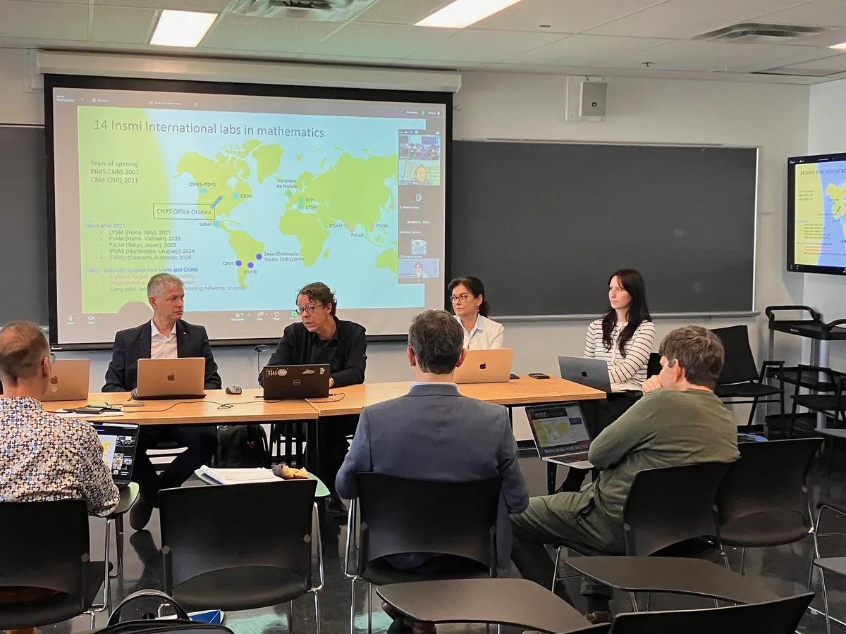 Working meeting with the directors of the CRM laboratories.